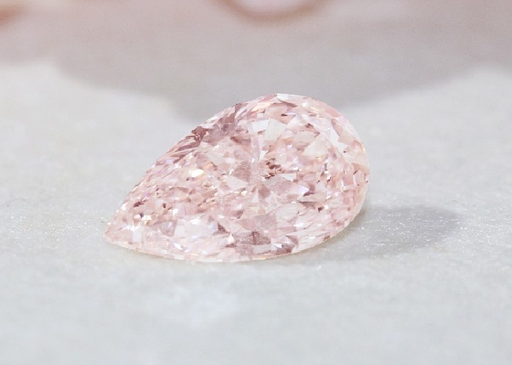 Pärchenförmige synthetische Herz-Kreislauf-Krankheiten Laborgewachsen rosa Diamanten 1.9ct-2.3ct mit IGI-Zertifikat
