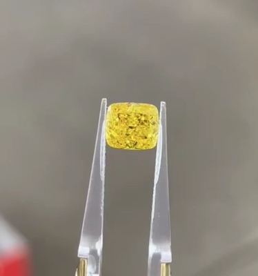 Radiant Lab erzeugte gelbe Diamanten HPHT ausgewachsen 10 Mohs Fancy lebhaft gelb VVS2 0,52ct