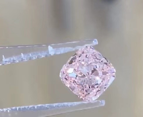 Stellen sich Labor gewachsene Rosa-Diamanten des Baby-VVS2 intensives rosa Kissen-losen Diamanten vor