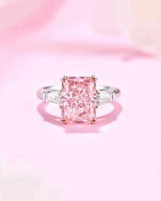 18k Weißgold Synthetischer Diamant Ring Große Größe 4,31ct Fancy Pink Radiant Cut Diamant