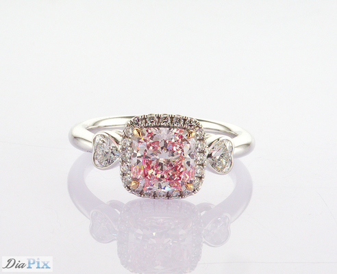 Custom Lab Grown Diamant Ringe 3 Stein Stil Hauptstein 1.61ct Fancy Pink Kissen Schnitt